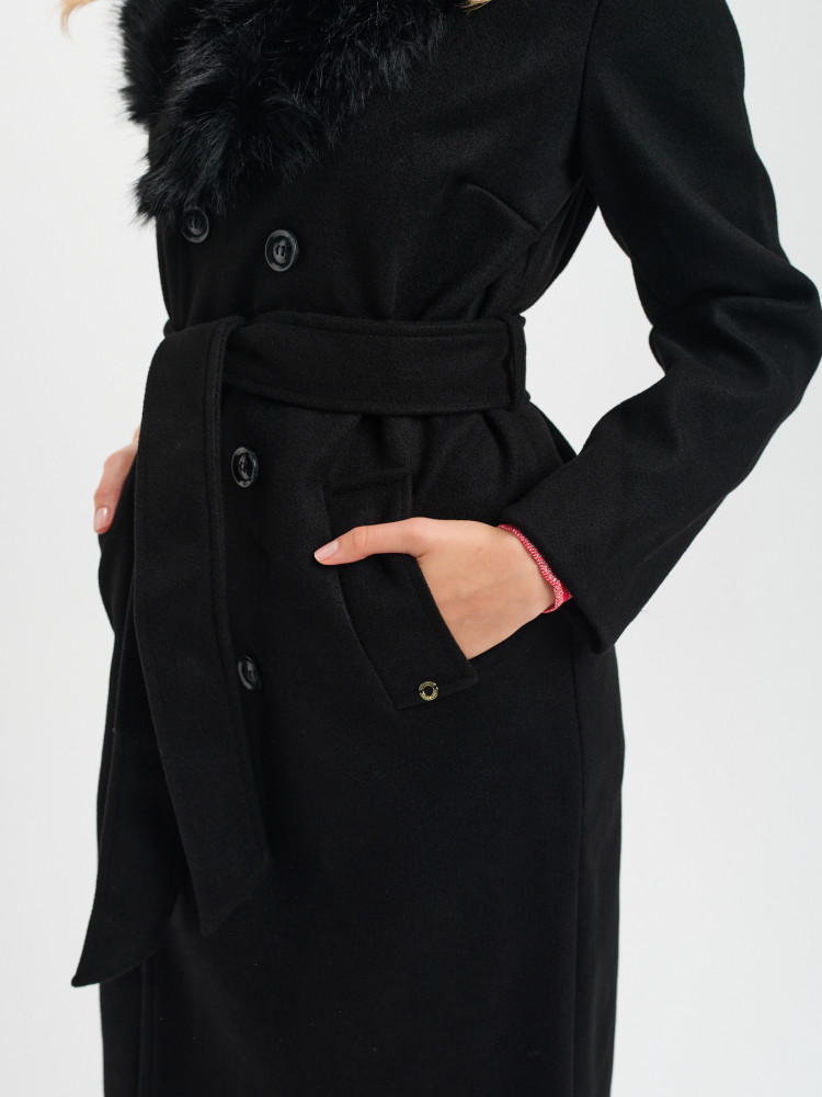 Dwurzędowy płaszcz z kożuszkiem 