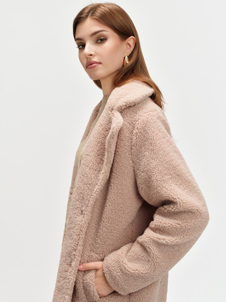 Beżowy płaszcz boucle 