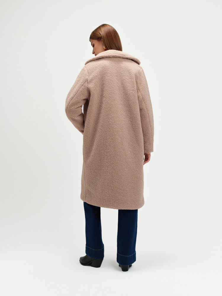 Beżowy płaszcz boucle 