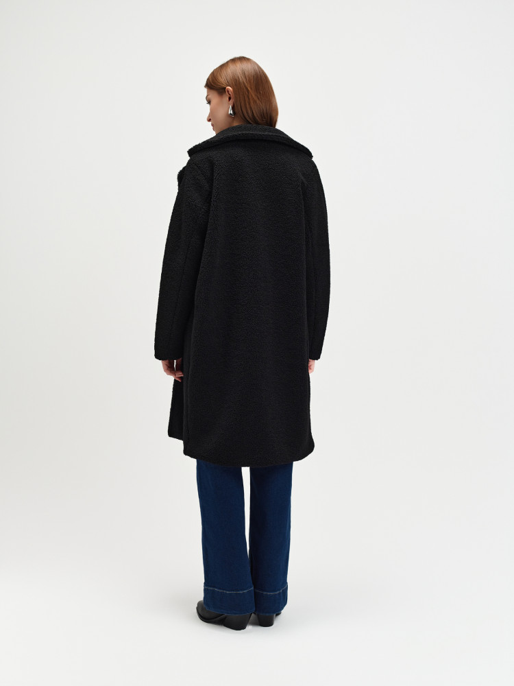 Czarny płaszcz boucle 