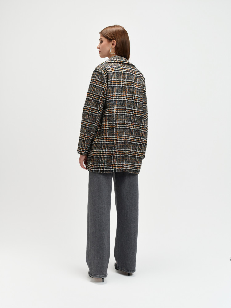 Krótki płaszcz w kratę 