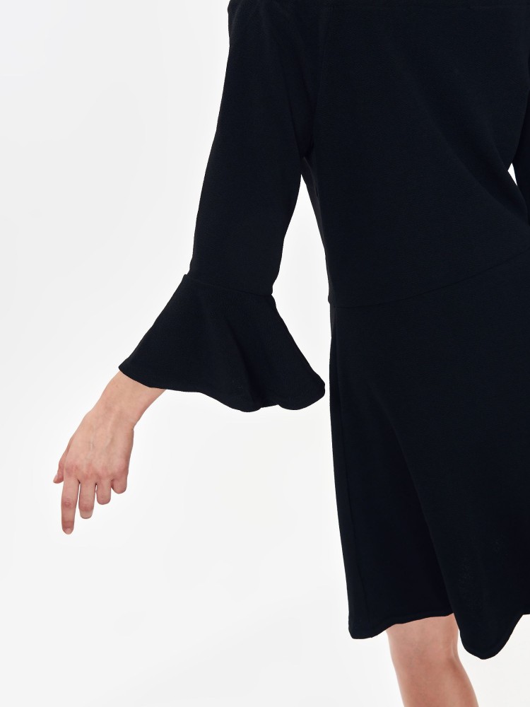 Sukienka damska z odkrytymi ramionami