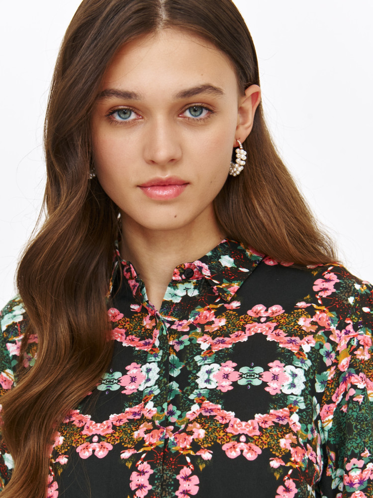 Wzorzysta mini sukienka