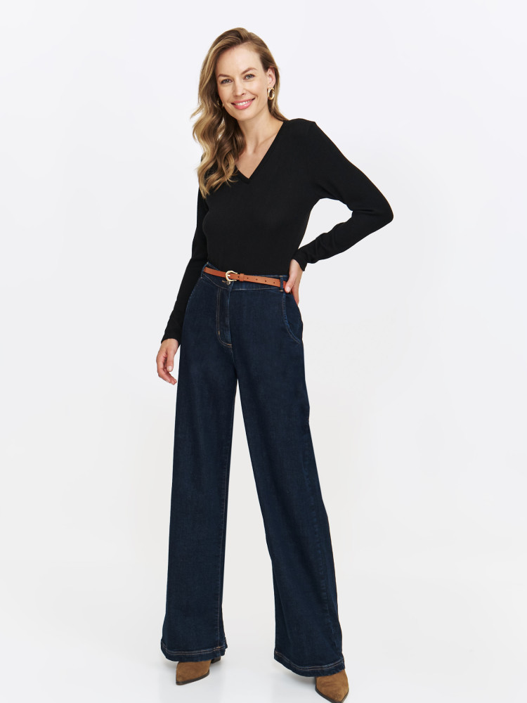 Czarna bluzka z dekoltem w serek Czarna bluzka z dekoltem w serek