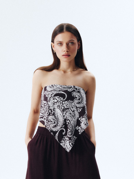 Brązowa apaszka z nadrukiem 