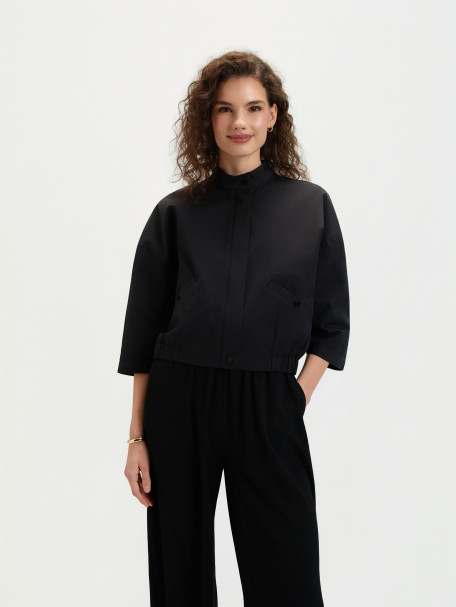 Czarna kurtka bomberka 