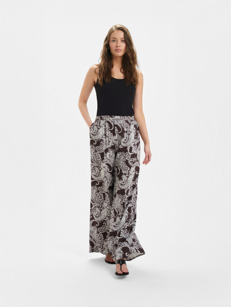 Brązowe spodnie z nadrukiem 