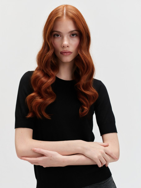 Dopasowany sweter krótki rękaw 