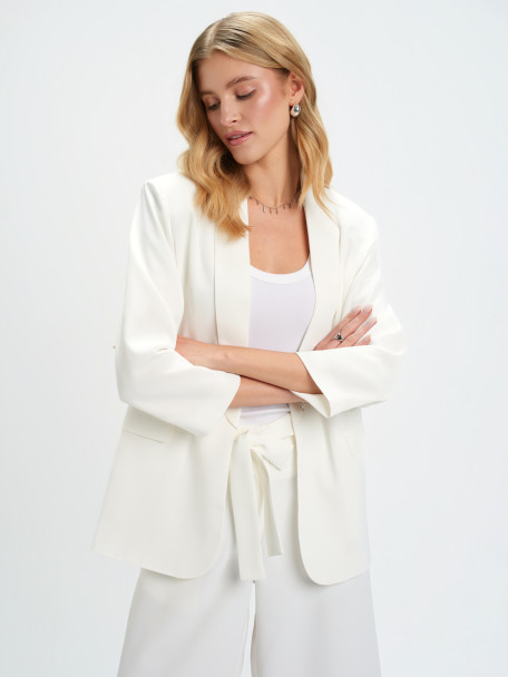 Biały żakiet z szalowym kołnierzem