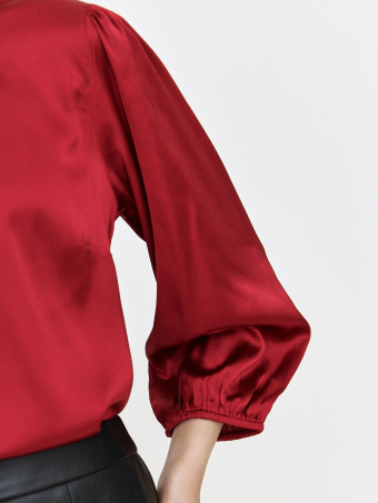 Elegancka czerwona bluzka 