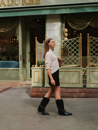 Czarna mini spódnica 