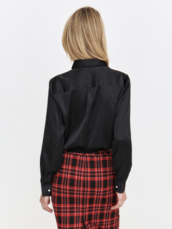 Czarna koszula z ozdobnymi guzikami 