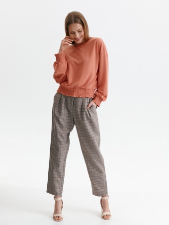 Krótka bluza zakończona szerokim ściągaczem