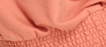 Krótka bluza zakończona szerokim ściągaczem