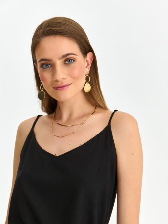 Czarny top na cienkich ramiączkach