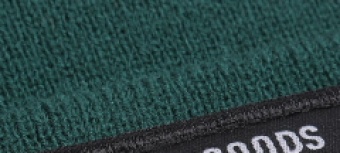 Czapka beanie z naszywką