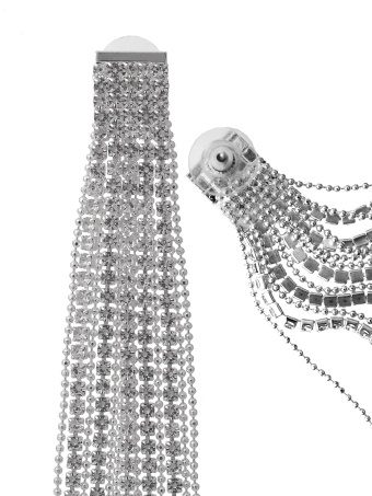 Długie wiszące kolczyki z kryształkami