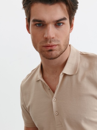 T-shirt polo ze strukturalnej dzianiny