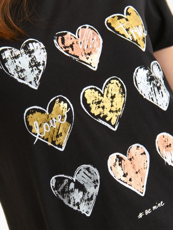 Luźny t-shirt z błyszczącym nadrukiem
