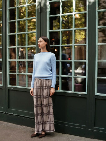 Spodnie w kratę z szeroką nogawką 