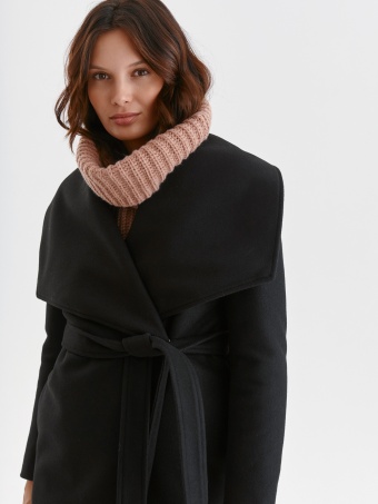 Długi płaszcz z kołnierzem