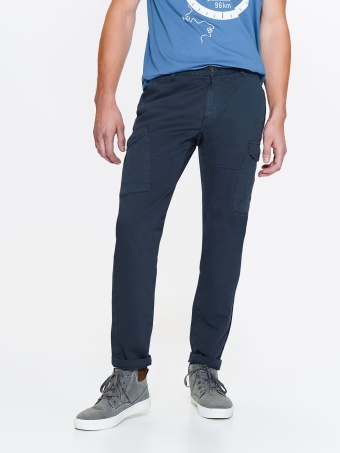 Spodnie męskie typu bojówki o regularnym kroju