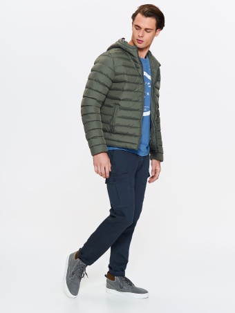 Spodnie męskie typu bojówki o regularnym kroju