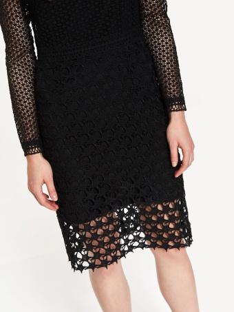 Koronkowa sukienka w gwiazdki