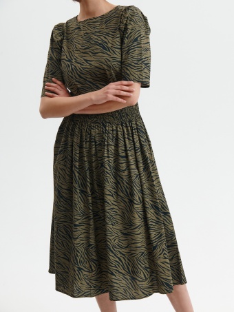 Sukienka w zwierzęcy nadruk