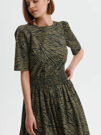 Sukienka w zwierzęcy nadruk
