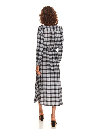 Koszulowa sukienka z paskiem