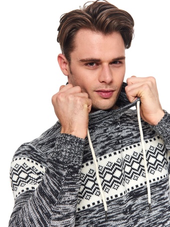 Sweter z motywem norweskim