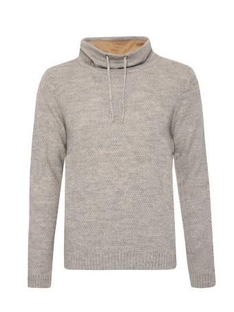 Sweter z luźnym golfem