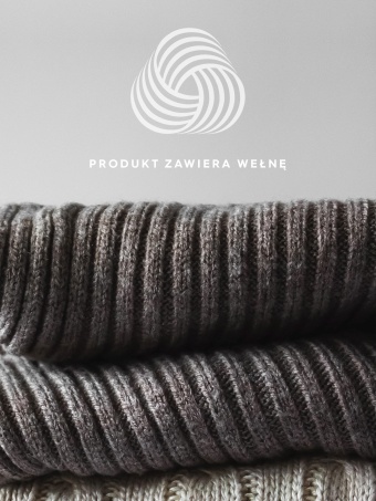 Sweter strukturalny z kapturem