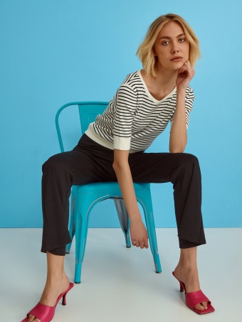 Sweter z rękawem 3/4 w paski