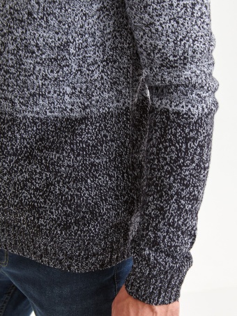 Ciepły sweter na suwak