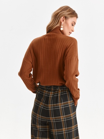 Sweter z golfem z prążkowanej dzianiny