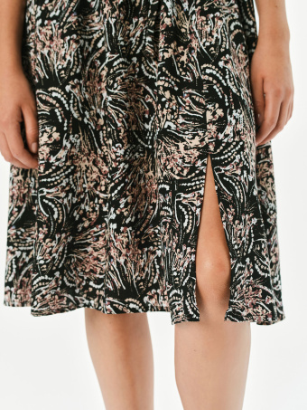 Printowana sukienka z dekoltem v