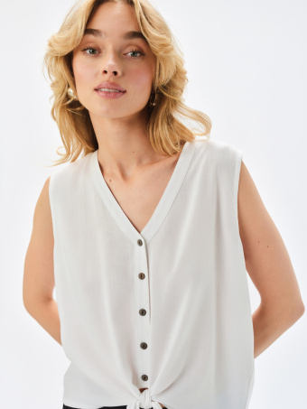 Biała bluzka bez rękawów