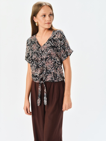 Bluzka z efektownym printem 