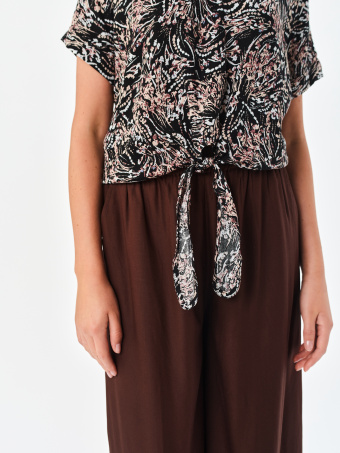 Bluzka z efektownym printem 