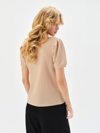 Beżowy top z fakturą 