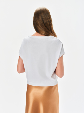 T-shirt z efektownym nadrukiem 