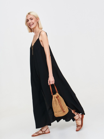Czarna luźna sukienka na ramiączkach 