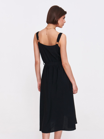 Czarna sukienka z kieszeniami 