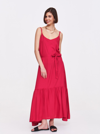 Zwiewna maxi sukienka w różowym kolorze 
