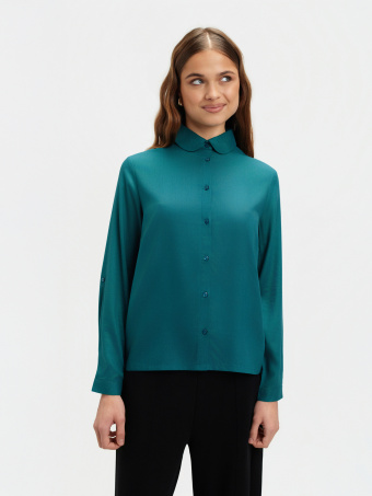 Turkusowa koszula z zaokrąglonym kołnierzykiem 