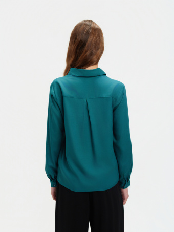 Turkusowa koszula z zaokrąglonym kołnierzykiem 