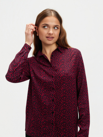 Czerwona koszula z nadrukiem 