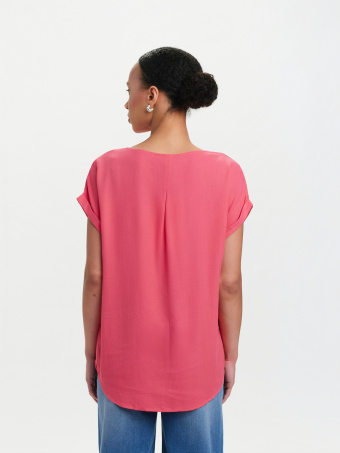 Różowa bluzka z wydłużonym tyłem 